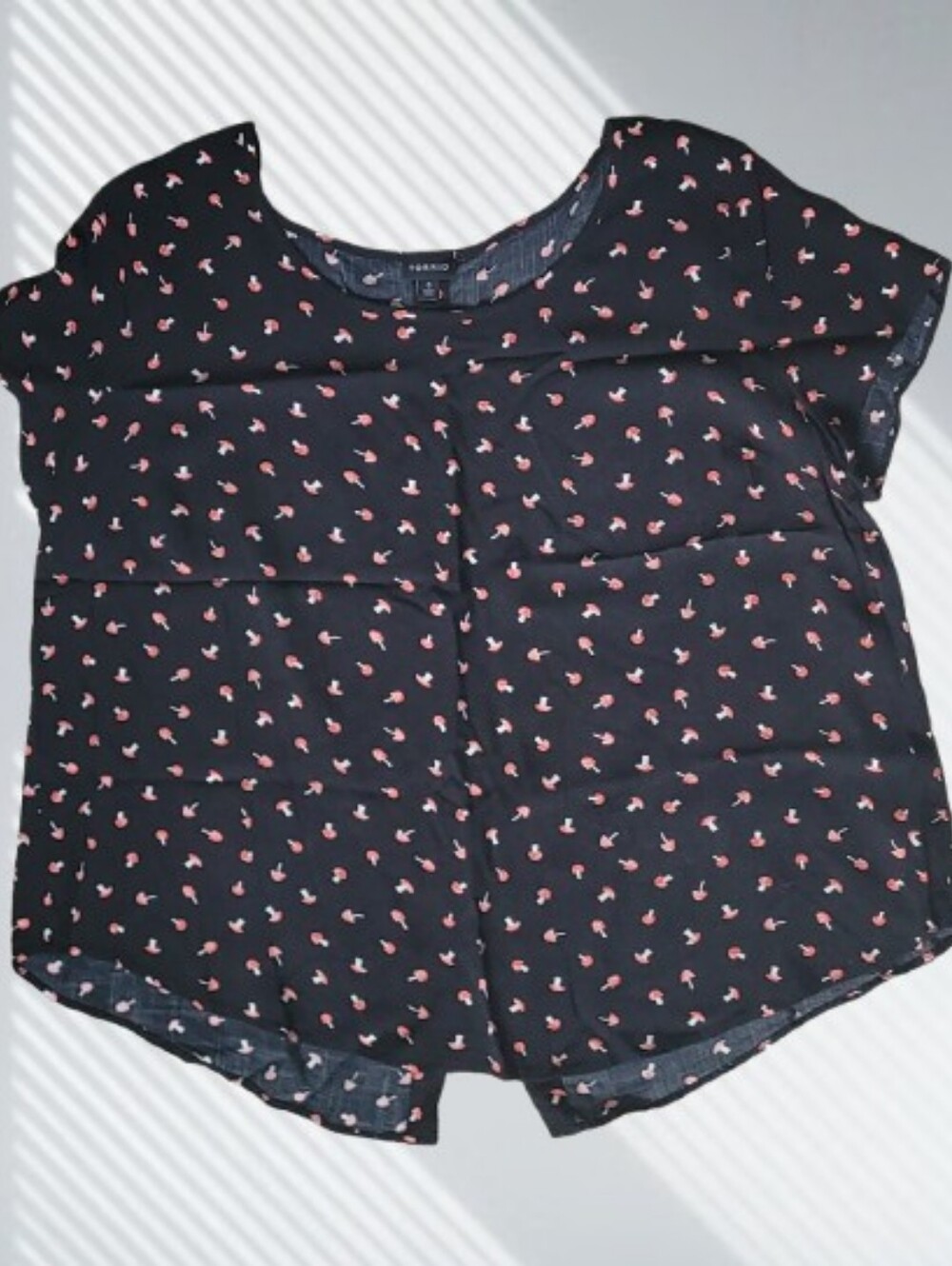 Torrid Black Blouse w/ Red Mushrooms (RN#148862) Size 0X Shirt